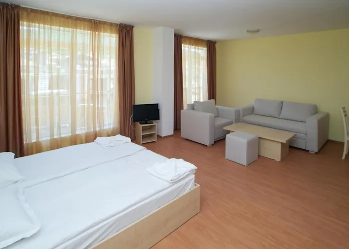 Anixi Aparthotel 3*